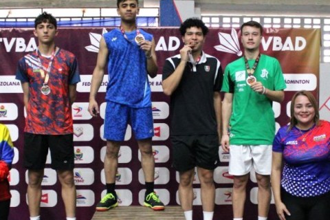 Badmintonçularımızdan Venesuelada 2 medal - FOTO