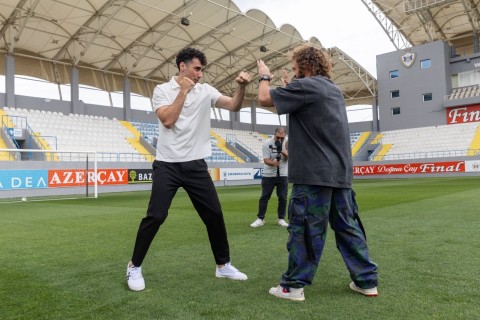 Qurban Qurbanovdan Rafael Fiziyevə hədiyyə - FOTO/VİDEO