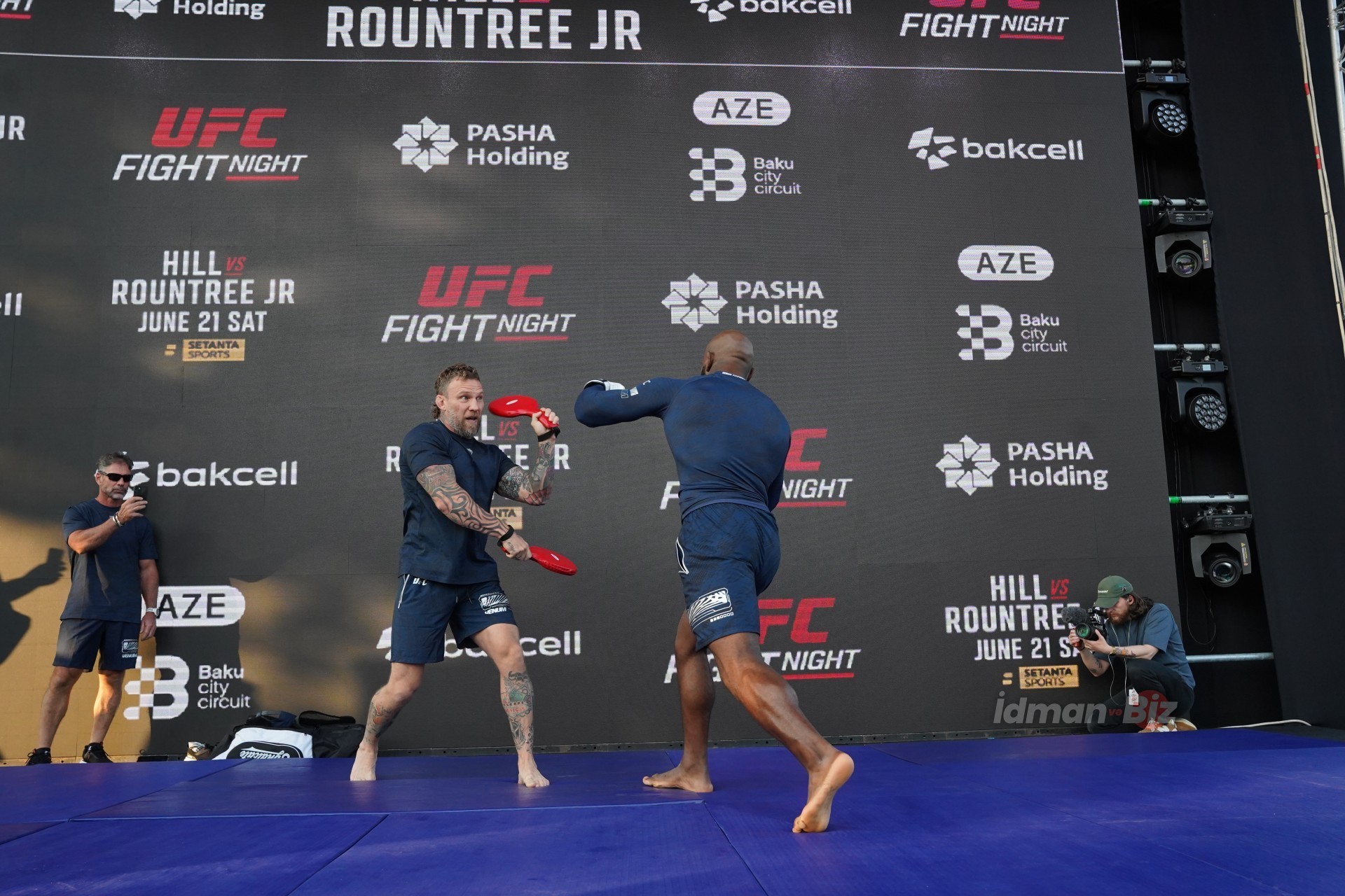 UFC döyüşçülərinin Dənizkənarı Milli Parkda açıq məşqi - FOTO