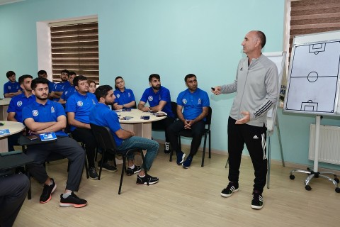 “D” kateqoriyalı məşqçi kurslarına start verilib