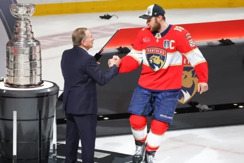 Florida Panthers claim back-to-back Stanley Cups after dominant playoff run - VIDEO