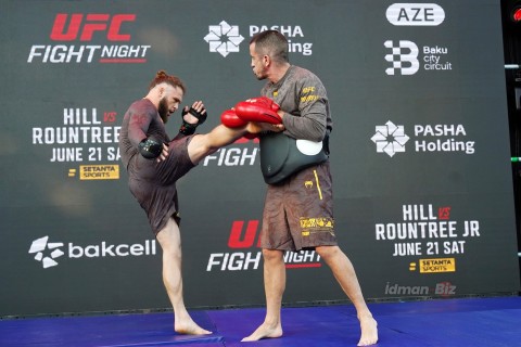 UFC döyüşçülərinin Dənizkənarı Milli Parkda açıq məşqi - FOTO