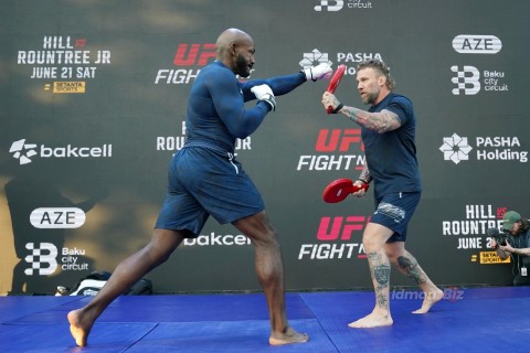 UFC döyüşçülərinin Dənizkənarı Milli Parkda açıq məşqi - FOTO