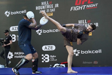 UFC döyüşçülərinin Dənizkənarı Milli Parkda açıq məşqi - FOTO
