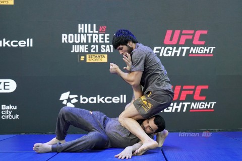 UFC döyüşçülərinin Dənizkənarı Milli Parkda açıq məşqi - FOTO