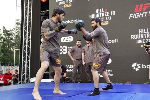 UFC döyüşçülərinin Dənizkənarı Milli Parkda açıq məşqi - FOTO