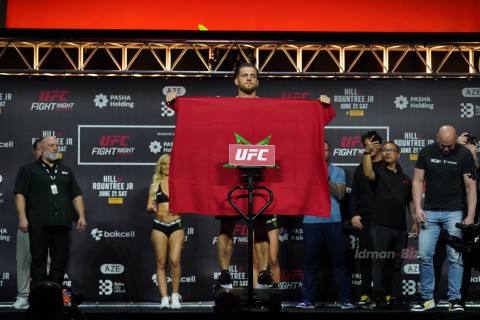 UFC döyüşçüləri üz-üzə - FOTO/VİDEO