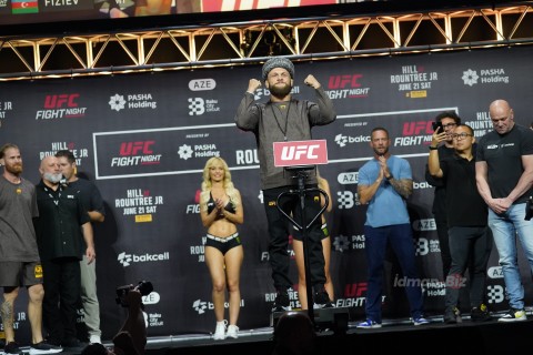 UFC döyüşçüləri üz-üzə - FOTO/VİDEO