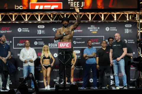 UFC döyüşçüləri üz-üzə - FOTO/VİDEO