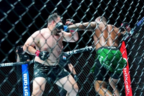 Bakıda UFC gecəsi: Taqir Ulanbekov və Klaudiya Siquladan qələbə - YENİLƏNİB/FOTO