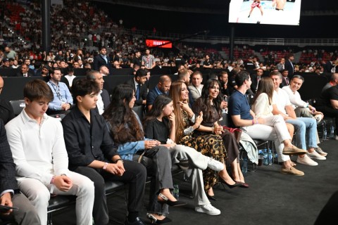 Leyla Əliyeva, Arzu Əliyeva və ailə üzvləri "UFC Fight Night"ı izləyiblər - FOTO