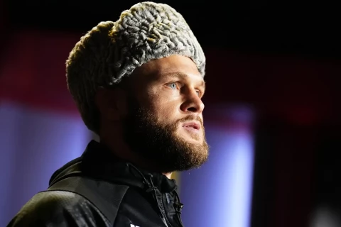 После победы на турнире UFC в Баку Рафаэль Физиев взял интервью у своего отца