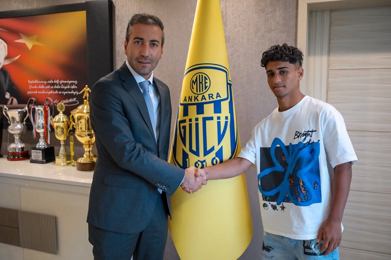 Azərbaycanlı futbolçu "Ankaragücü" ilə yeni müqavilə imzalayıb