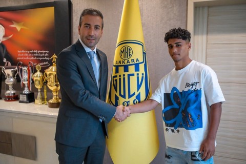 Azərbaycanlı futbolçu "Ankaragücü" ilə yeni müqavilə imzalayıb
