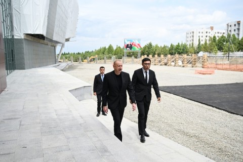 Prezident İlham Əliyev Yevlax Olimpiya İdman Kompleksində görülmüş işlərlə tanış olub - FOTO