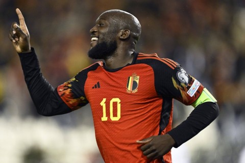 Romelu Lukaku NBA formulunu təklid edid