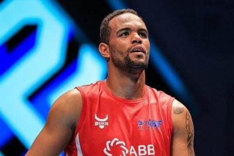 Три азербайджанских боксера вышли в полуфинал чемпионата мира в Дубае