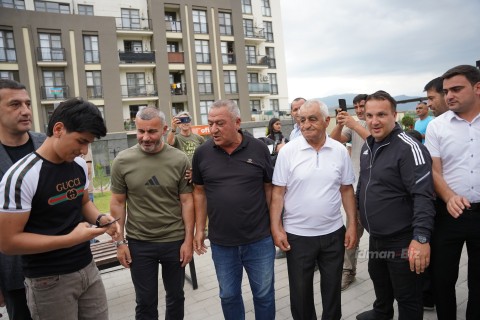 "Qarabağ"ın futbolçuları Füzuli sakinləri ilə görüşüblər - FOTO