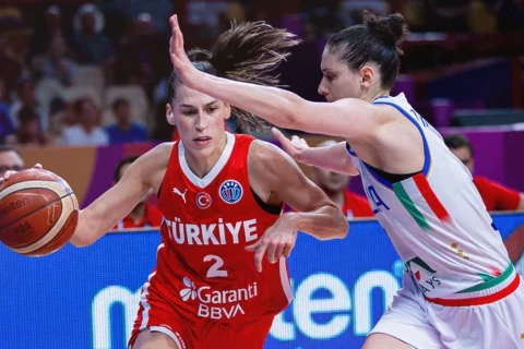 Fransa və İtaliya yarımfinalda