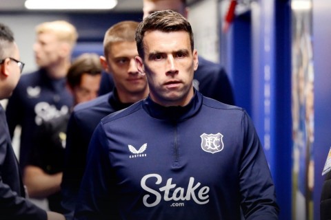 Kapitan  "Everton"da 17-ci mövsümünü keçirəcək