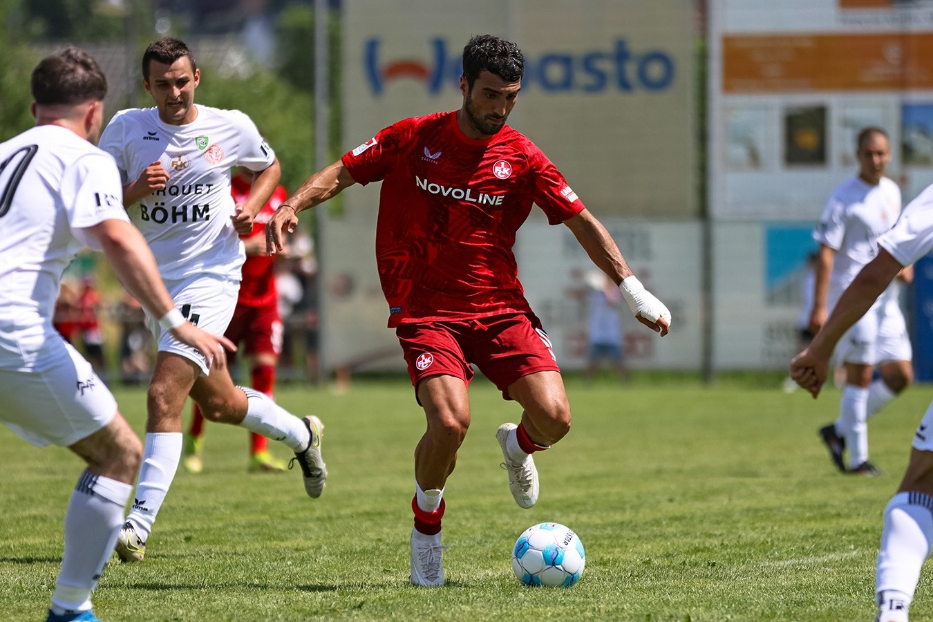 Mahir debüt matçında fərqlənib