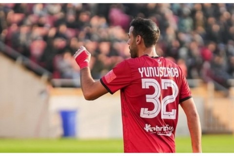 Elvin Yunuszadə bir neçə komanda ilə danışıqlar aparır