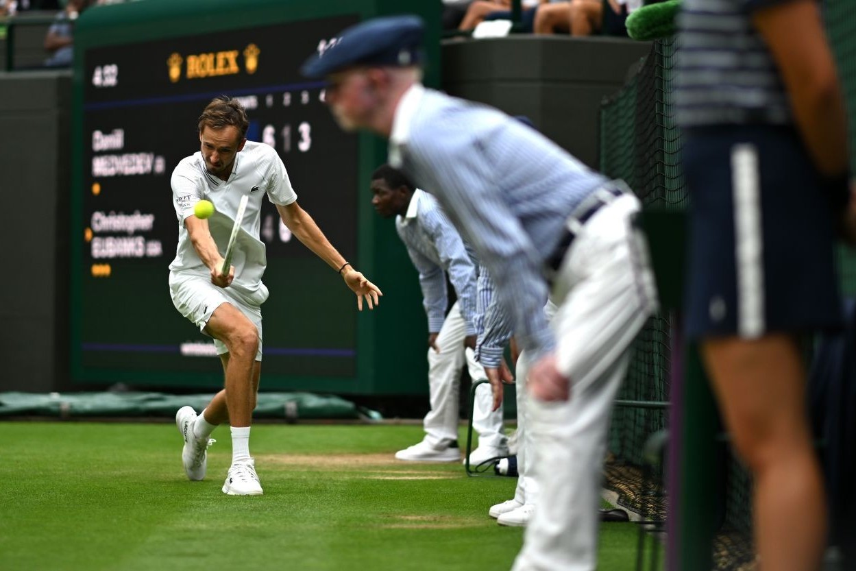 Wimbledon says goodbye to line judges after 148 years