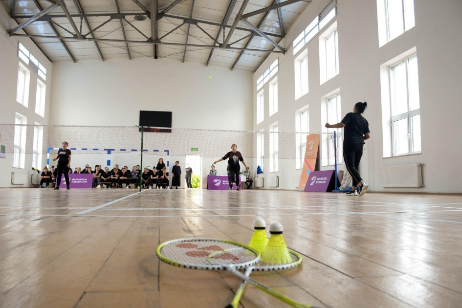 Məhkumlar arasında badminton yarışı - FOTO
