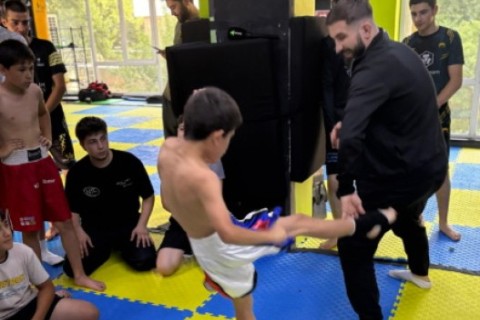 Bakıda keçirilmiş "UFC Fight Night"ın qalibi Tbilisidə azərbaycanlı idmançılarla görüşüb - FOTO