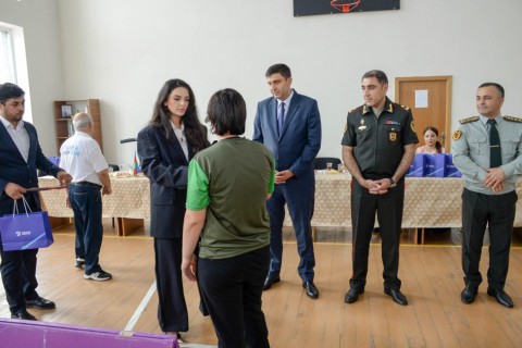 Məhkumlar arasında badminton yarışı - FOTO