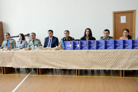 Məhkumlar arasında badminton yarışı - FOTO
