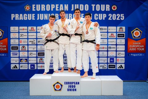 Davud Namazlı Praqada gümüş medal qazanıb