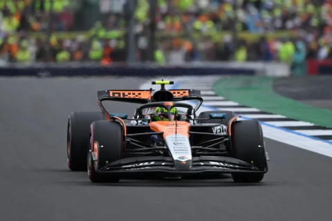 "McLaren" pilotu Britaniya Qran Prisinin qalibi olub