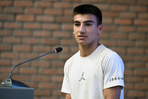 Фарид Гаибов встретился со спортсменами, успешно выступившими на международных соревнованиях - ФОТО