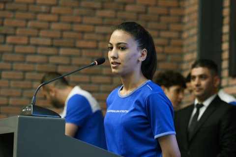 Фарид Гаибов встретился со спортсменами, успешно выступившими на международных соревнованиях - ФОТО