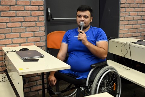 Фарид Гаибов встретился со спортсменами, успешно выступившими на международных соревнованиях - ФОТО