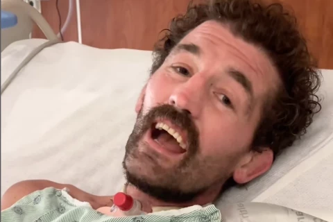 Askren 'died four times' before double lung transplant - PHOTO