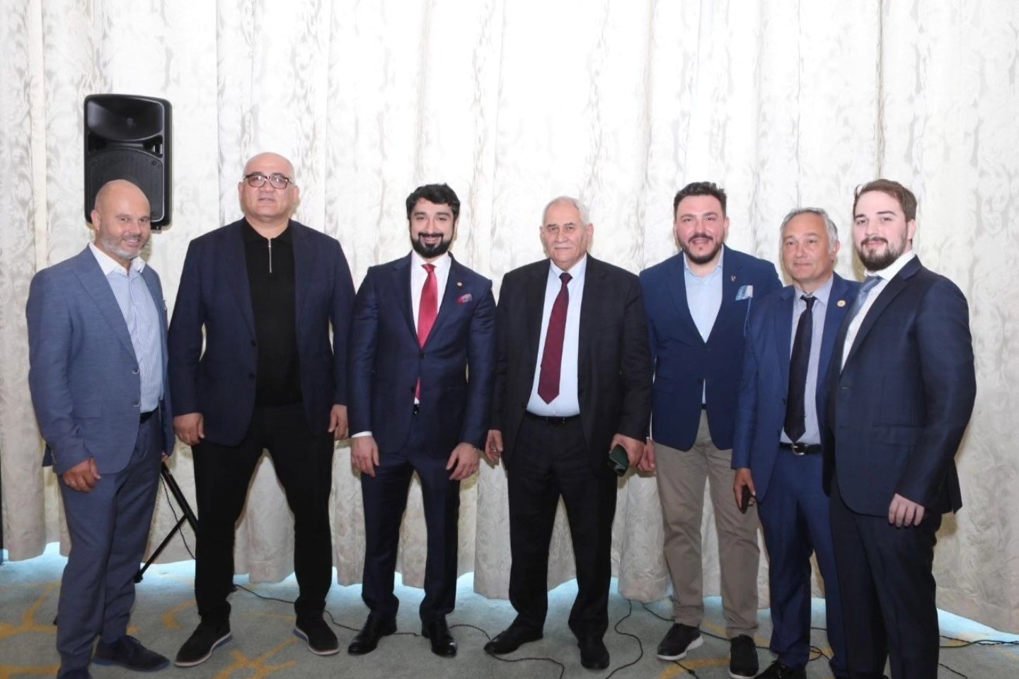 Firdovsi Umudov Gürcüstanda  ağırlıqqaldırma federasiyalarının prezidentləri ilə görüşüb - FOTO