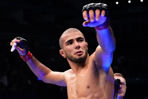 Глава UFC Дана Уайт помогает бойцам деньгами