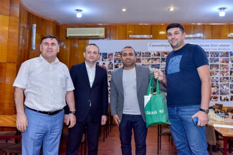 Press Day chess showdown: media representatives compete in traditional tournament