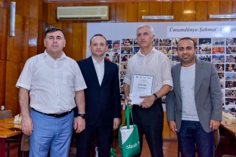 Press Day chess showdown: media representatives compete in traditional tournament