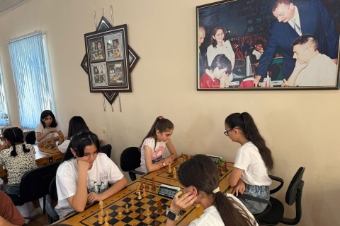 В Хачмазе прошел командный турнир, посвященный Международному дню шахмат - ФОТО