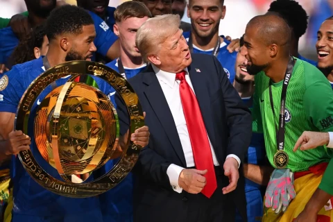 Эксперт по языку тела: Трамп растерялся и испытывал внутреннюю панику во время финала клубного ЧМ