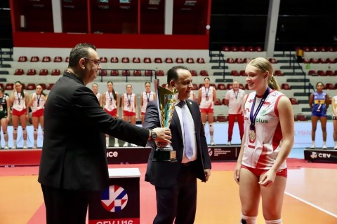 AVF rəsmisi Avropa çempionatının final mərhələsində - FOTO