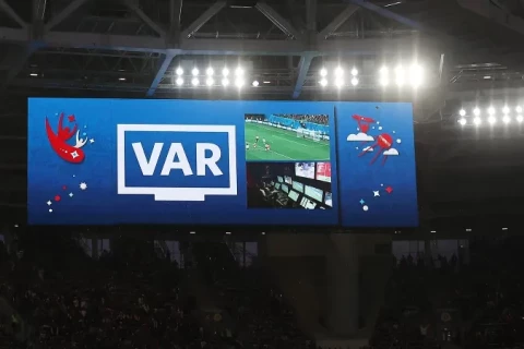 Futbolda VAR-la bağlı qaydalar dəyişə bilər