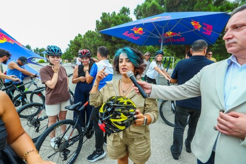 Media nümayəndələri arasında velosiped yarışı təşkil edilib - FOTO
