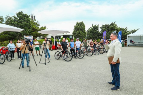 Media nümayəndələri arasında velosiped yarışı təşkil edilib - FOTO