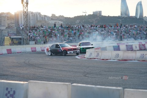 "Легенды ночи" зажгли в Баку: US Legend Cars, финал картинга и дрифт-шоу на одной трассе - ОБНОВЛЕНО/ФОТО/ВИДЕО