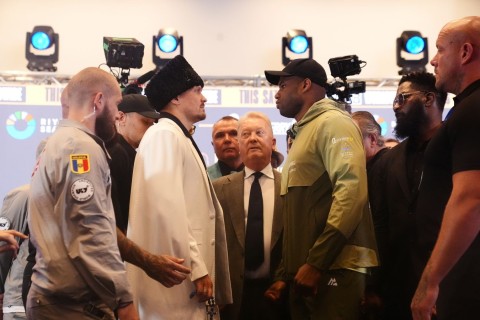 Усик установил рекорд по гонорару в поединке с Дюбуа
