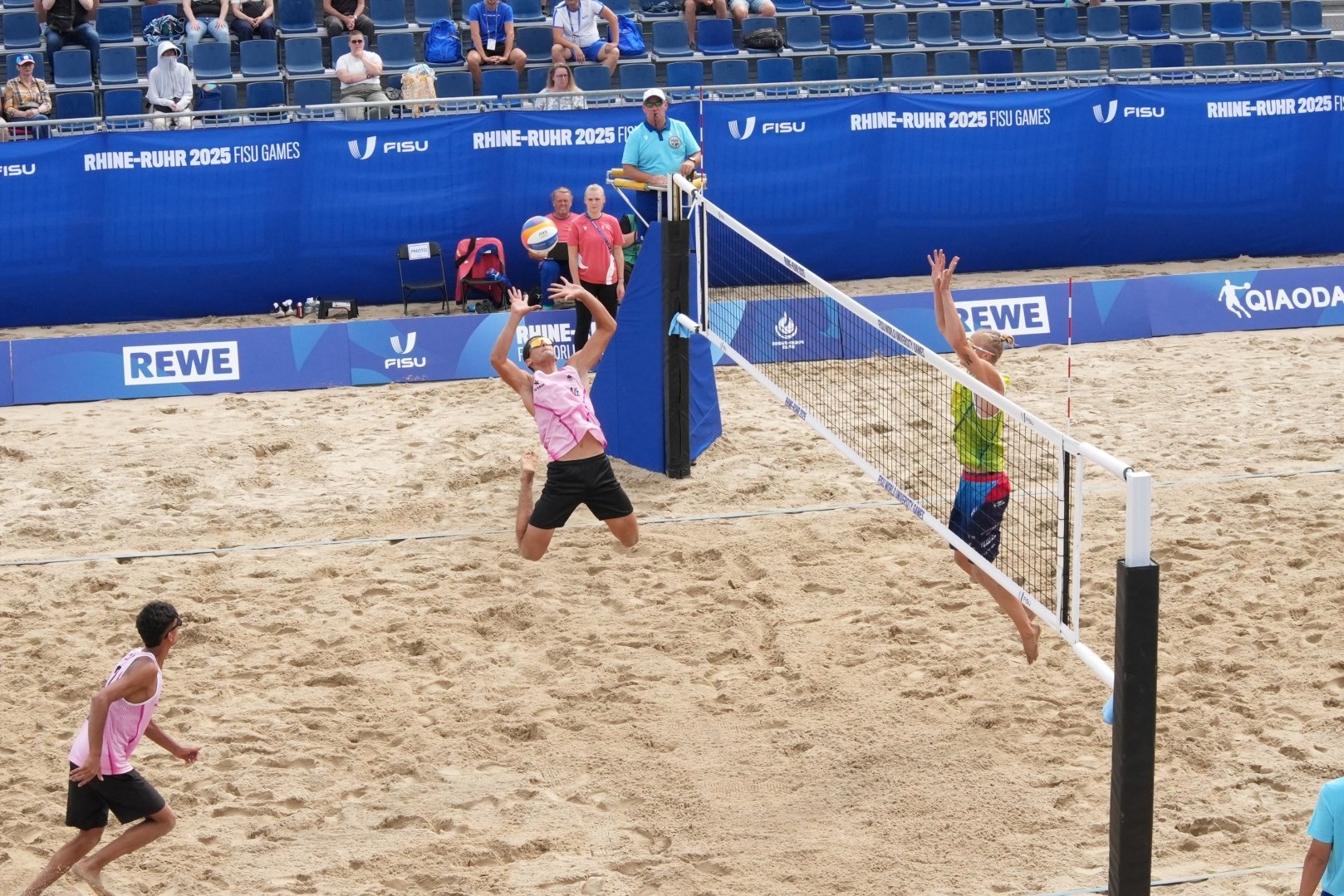 Universiada: Çimərlik voleybolçularımızdan məğlubiyyətlə start - FOTO